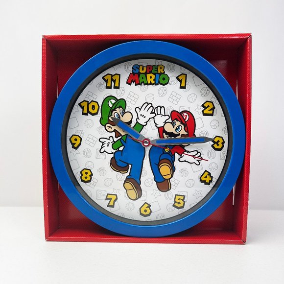 Nintendo Super Mario Bros Luigi 10" Analog Wall Clock: Perfect for Kid's room - Picture 8 of 8